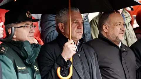 El delegado del Gobierno, Nicanor Sen,  preside el minuto de silencio por la primera víctima de violencia de género este año en Castilla y León, en un acto en la capital leonesa, en la sede de la Subdelegación. Foto: Campillo | Heraldo