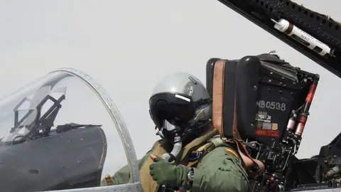 El salto a base aérea permitirá al aeródromo militar de la Virgen del Camino contar con nuevas inversiones, al mismo tiempo que podrá asumir un 'ala táctica' del Ejército del Aire, bien de forma permanente o en rotación. En la imagen f-18 estacionados en el aeródromo leonés durante un ejercicio militar internacional desarrollado en aguas del Cantábrico. Fotos: Heraldo de León