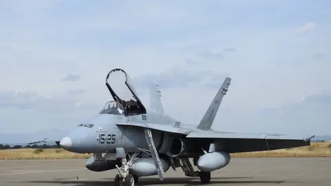 El salto a base aérea permitirá al aeródromo militar de la Virgen del Camino contar con nuevas inversiones, al mismo tiempo que podrá asumir un 'ala táctica' del Ejército del Aire, bien de forma permanente o en rotación. En la imagen f-18 estacionados en el aeródromo leonés durante un ejercicio militar internacional desarrollado en aguas del Cantábrico. Fotos: Heraldo de León
