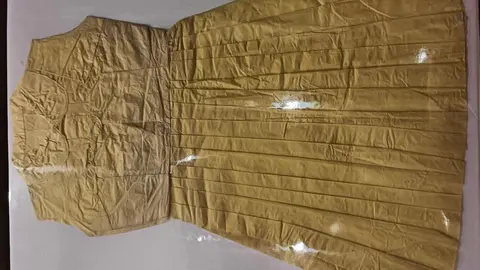 El Museo Etnográfico de la Montaña de Riaño enriquece su colección con patrones escolares del siglo XX | Estos patrones son mucho más que simples herramientas de costura, son documentos históricos que ilustran el papel de la mujer en la sociedad rural española.