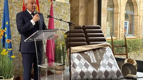 El Salón Internacional del Chocolate de Astorga reúne este fin de semana a una veintena de expositores y ofrece charlas, catas y demostraciones gratuitas.