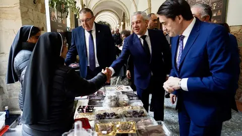 El Salón Internacional del Chocolate de Astorga reúne este fin de semana a una veintena de expositores y ofrece charlas, catas y demostraciones gratuitas. Fotos: Campillo
