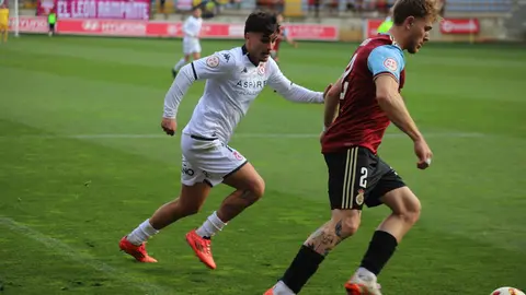 En el tramo más importante de la competición, la Cultural sufre. Ante el Real Unión, como en las jornadas anteriores, el equipo de Llona tuvo que remontar y remar a contracorriente. Fotos: Isaac Llamazares | CyDLeonesa