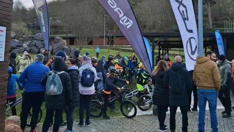 Con una gran participación la provincia ha vivido este fin de semana ciclismo esta vez en la modalidad de trial. El 'Primer Gran Premio Trial bici' en la localidad de Pobladura de las Regueras ha contado con una gran presencia de público.