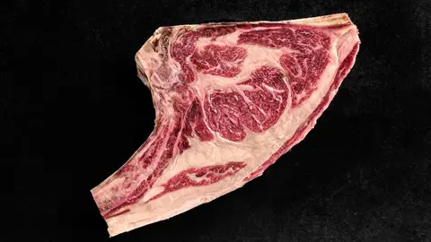 El Capricho resume generaciones de esfuerzo con el apellido Gordón, siempre luchando por liderar la gastronomía, apostando por la innovación y por las mejores carnes, aquellas que por su pureza forman parte de la excelencia.