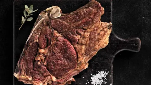 El Capricho resume generaciones de esfuerzo con el apellido Gordón, siempre luchando por liderar la gastronomía, apostando por la innovación y por las mejores carnes, aquellas que por su pureza forman parte de la excelencia.