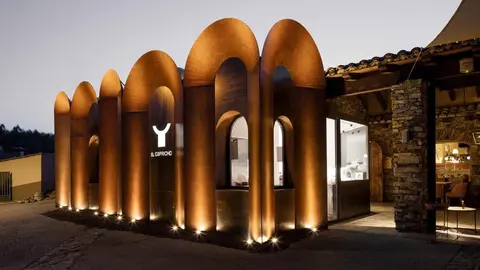 El Capricho resume generaciones de esfuerzo con el apellido Gordón, siempre luchando por liderar la gastronomía, apostando por la innovación y por las mejores carnes, aquellas que por su pureza forman parte de la excelencia.