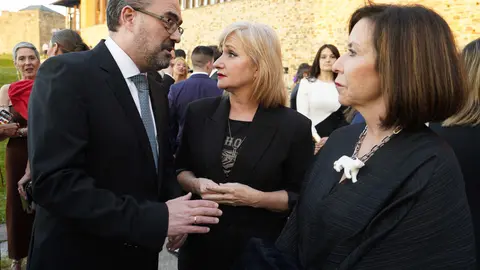Inauguración de la I Semana de la Moda de Ponferrada. Autoridades y representantes de la sociedad berciana se citan en un gran y pionero evento con la moda como protagonista. Fotos: César Sánchez