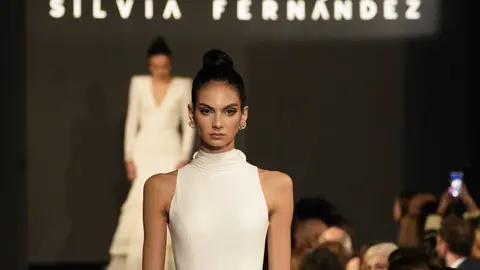 Inauguración de la I Semana de la Moda de Ponferrada. Autoridades y representantes de la sociedad berciana se citan en un gran y pionero evento con la moda como protagonista. Fotos: César Sánchez