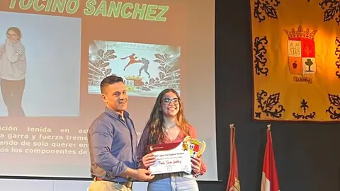 La Robla mantiene y promueve su actividad deportiva y lo hace a lo largo de todo el año. Sin embargo, como cada ejercicio, el punto de reconocimiento llega con la la Gala del Deporte Roblano que en esta ocasión ha llegado a su XXV edición.