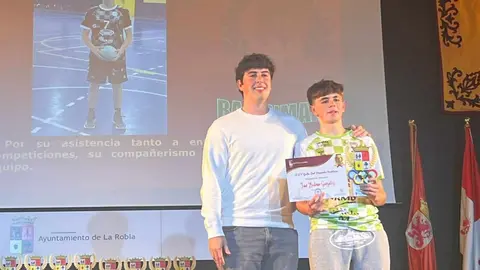 La Robla mantiene y promueve su actividad deportiva y lo hace a lo largo de todo el año. Sin embargo, como cada ejercicio, el punto de reconocimiento llega con la la Gala del Deporte Roblano que en esta ocasión ha llegado a su XXV edición.