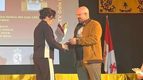La Robla mantiene y promueve su actividad deportiva y lo hace a lo largo de todo el año. Sin embargo, como cada ejercicio, el punto de reconocimiento llega con la la Gala del Deporte Roblano que en esta ocasión ha llegado a su XXV edición.