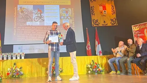 La Robla mantiene y promueve su actividad deportiva y lo hace a lo largo de todo el año. Sin embargo, como cada ejercicio, el punto de reconocimiento llega con la la Gala del Deporte Roblano que en esta ocasión ha llegado a su XXV edición.