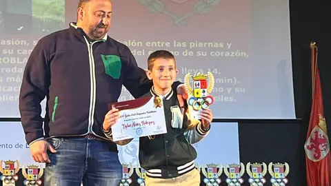 La Robla mantiene y promueve su actividad deportiva y lo hace a lo largo de todo el año. Sin embargo, como cada ejercicio, el punto de reconocimiento llega con la la Gala del Deporte Roblano que en esta ocasión ha llegado a su XXV edición.
