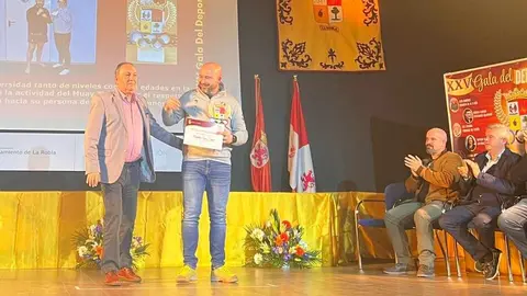 La Robla mantiene y promueve su actividad deportiva y lo hace a lo largo de todo el año. Sin embargo, como cada ejercicio, el punto de reconocimiento llega con la la Gala del Deporte Roblano que en esta ocasión ha llegado a su XXV edición.