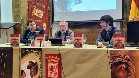 Enrique Morán presenta su libro 'El Cristo del Amor y del Perdón. El cómo y el porqué' en la Casa de León en Madrid.