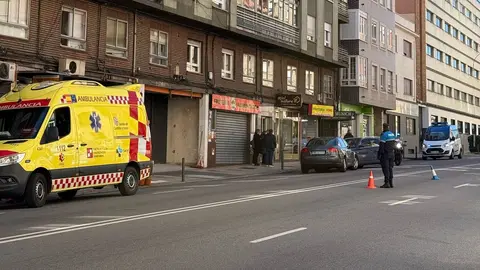 Choque frontal entre dos turismos en Alcalde Miguel Castaño.