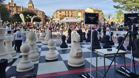 Valencia de Don Juan se convierte en un juego de ajedrez con Pequeños Gigantes.