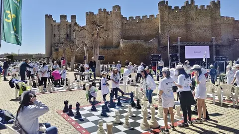 Valencia de Don Juan se convierte en un juego de ajedrez con Pequeños Gigantes.