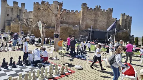 Valencia de Don Juan se convierte en un juego de ajedrez con Pequeños Gigantes.