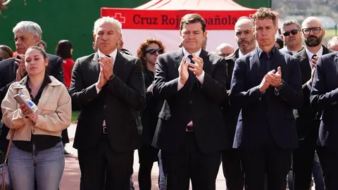 El silencio, únicamente interrumpido por el llanto, se apoderó este martes del municipio leonés de Villablino para velar la memoria de Jorge Carro, Iban Radio, Amadeo Bernabé y Rubén Souto, los cuatro mineros lacianiegos con edades comprendidas ente los 32 y los 54 años a los que, junto a David Álvarez de Torre del Bierzo, les sorprendió la muerte en la mañana de este lunes de la mano una explosión de grisú en la explotación minera de Cerredo, en el concejo asturiano de Degaña. Fotos: Campillo