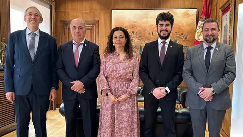 Reunión del Ayuntamiento de León con la Cofradía de la Redención.