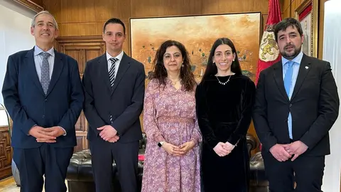 Reunión del Ayuntamiento de León con la Cofradía Santo Cristo de la Bienaventuranza.