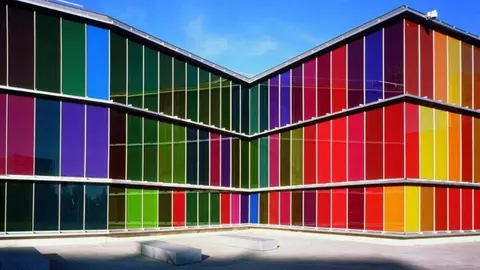 El Museo de Arte Contemporáneo en León (Musac) celebra su vigésimo aniversario pero conviene ahora revisar los bocetos originales de aquella aventura enmarcada dentro del modernismo. Las imágenes corresponden al estudio Mansilla + Tuñón Arquitectos.