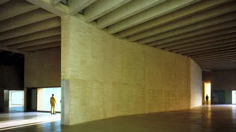 El Museo de Arte Contemporáneo en León (Musac) celebra su vigésimo aniversario pero conviene ahora revisar los bocetos originales de aquella aventura enmarcada dentro del modernismo. Las imágenes corresponden al estudio Mansilla + Tuñón Arquitectos.