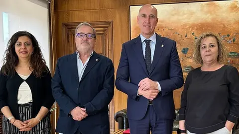 Reunión del Ayuntamiento de León con la Cofradía Jesús Sacramentado.