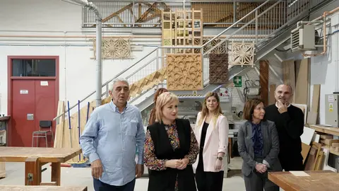 La consejera de Industria, Comercio y Empleo, Leticia García, visita el Centro de Artesanía de Castilla y León con motivo de la celebración de los ''Días Europeos de la Artesanía''. Foto: Miriam Chacón.