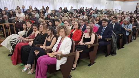El Aula Magna de San Isidoro ha acogido este viernes el solemne acto de graduación de la Facultad de Filosofía y Letras de la Universidad de León en el que se ha puesto de manifiesto el papel clave de las Humanidades en un mundo cada vez más tecnológico.