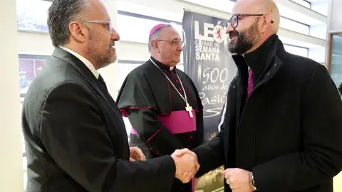 Marta Franco López proclama el Pregón Oficial de la Semana Santa de León. Fotos: Campillo
