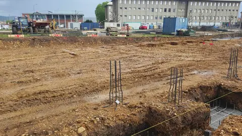 60 metros, salón-cocina, dos dormitorios, dos baños y terraza: comienzan a levantarse las primeras 100 viviendas de uso joven en León. Fotos: M.A.