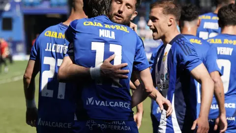 La Ponferradina hace los deberes ante el Real Unión. El equipo berciano cumple en El Toralín. Fotos: SDP