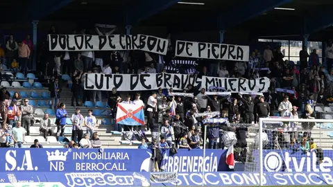 La Ponferradina hace los deberes ante el Real Unión. El equipo berciano cumple en El Toralín. Fotos: SDP