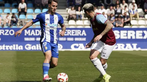 La Ponferradina hace los deberes ante el Real Unión. El equipo berciano cumple en El Toralín. Fotos: SDP
