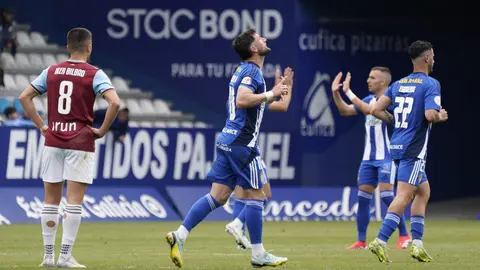 La Ponferradina hace los deberes ante el Real Unión. El equipo berciano cumple en El Toralín. Fotos: SDP
