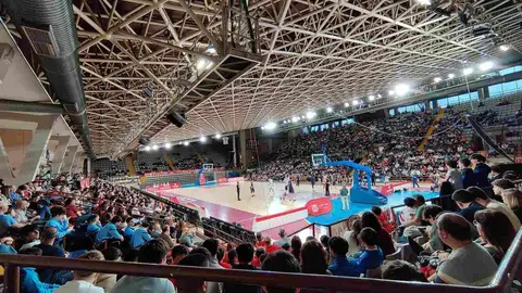 La Cultural y Deportiva Leonesa de Baloncesto sigue escribiendo una historia para el recuerdo en su estreno en la Segunda FEB y ya está en los playoff. Fotos: Isaac Llamazares