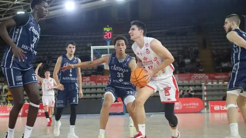 La Cultural y Deportiva Leonesa de Baloncesto sigue escribiendo una historia para el recuerdo en su estreno en la Segunda FEB y ya está en los playoff. Fotos: Isaac Llamazares
