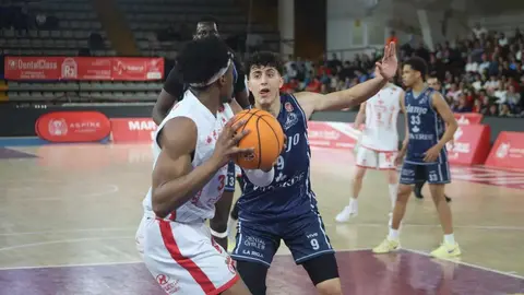 La Cultural y Deportiva Leonesa de Baloncesto sigue escribiendo una historia para el recuerdo en su estreno en la Segunda FEB y ya está en los playoff. Fotos: Isaac Llamazares