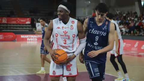 La Cultural y Deportiva Leonesa de Baloncesto sigue escribiendo una historia para el recuerdo en su estreno en la Segunda FEB y ya está en los playoff. Fotos: Isaac Llamazares