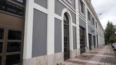 UGT solicita a Adif la rehabilitación de la parte baja de la antigua estación de León para ubicar en ella oficinas. Fotos: Campillo