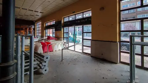 UGT solicita a Adif la rehabilitación de la parte baja de la antigua estación de León para ubicar en ella oficinas. Fotos: Campillo