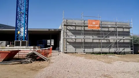 El director general de Telecomunicaciones y Administración Digital de la Junta, Antonio Ibáñez, visita las obras de la nueva sede de Scayle acompañado por el alcalde de León, José Antonio Díez, y la directora de la Fundación Centro de Supercomputación, Hilde Pérez. Foto: Campillo.