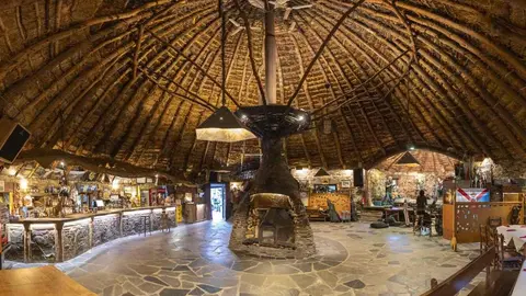 Miguel Ángel Corullón y Paty Prieto, el alma de este clásico de la hostelería berciana, cierra sus puertas tras un cambio en el modelo de gestión.