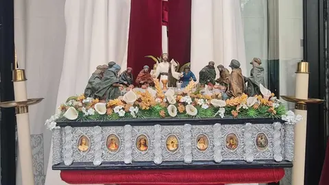 Las maquetas realizadas por Ángel Juan Esquivel Alarma se exponen en La Rúa dejando ver con detalle algunas de los pasos que conforman la Semana Santa de León y la alusión a la Gran Procesión de Roma con presencia del Nazareno.
