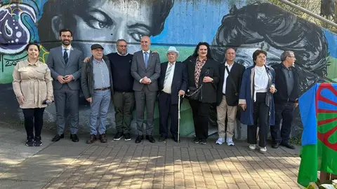 Hace 600 años que el pueblo gitano llegó a la península y en León este 8 de abril han recordado su memoria y la necesidad de seguir trabajando por la integración. Fotos: Campillo | Ayto León