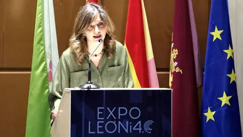 Celebración de Expo Leóni4 II Digital & Tech Forum en la Universidad de León, al que asisten el delegado del Gobierno, Nicanor Sen, la rectora, Nuria González, y el presidente de Fele, Juan María Vallejo.