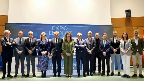 Celebración de Expo Leóni4 II Digital & Tech Forum en la Universidad de León, al que asisten el delegado del Gobierno, Nicanor Sen, la rectora, Nuria González, y el presidente de Fele, Juan María Vallejo.